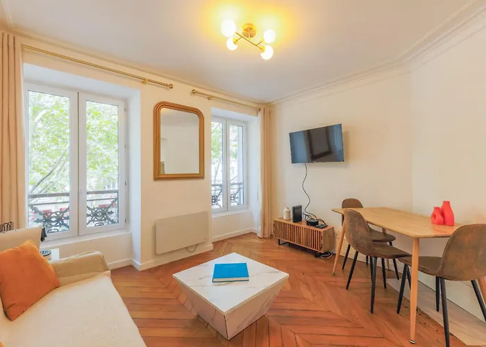 Champs Elysees Luxury פריז
