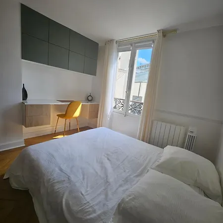 Champs Elysees Luxury Париж