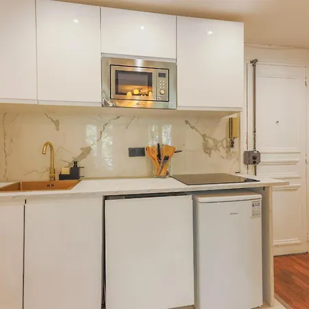 Champs Elysees Luxury Apartman
