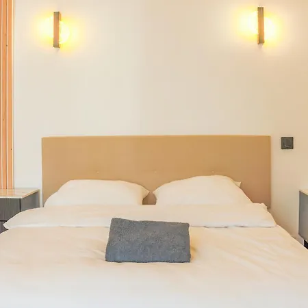 Champs Elysees Luxury Апартаменты *